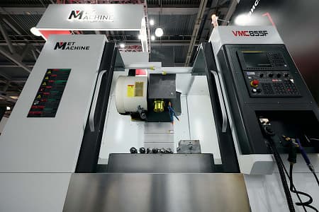 Вертикальный обрабатывающий фрезерный центр VMC-1160S — фото 4